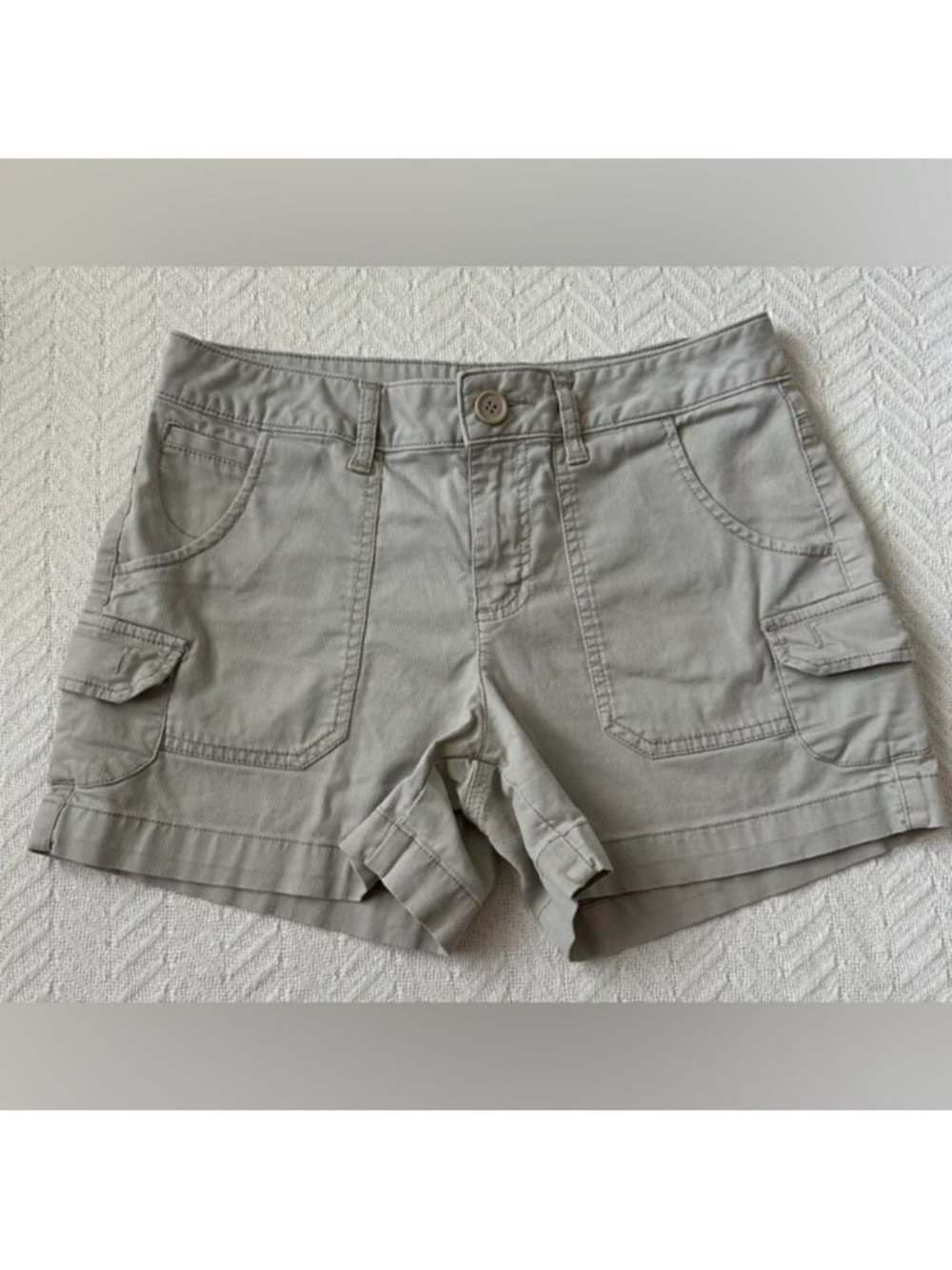 Faded Glory Vintage Y2K Women's Tan Cream Cargo Shorts